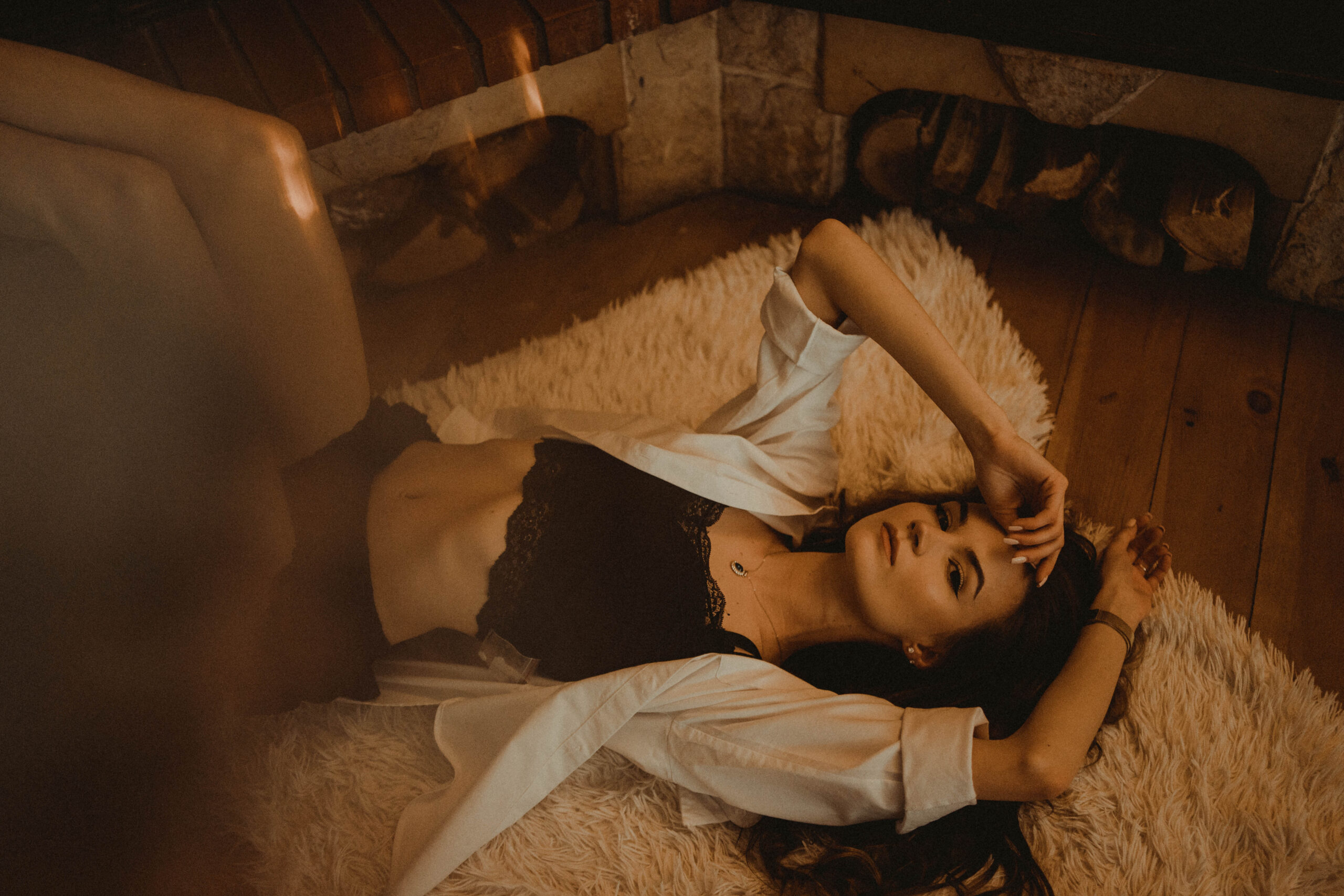 Martyna – kobieca sesja w klimatycznym domu